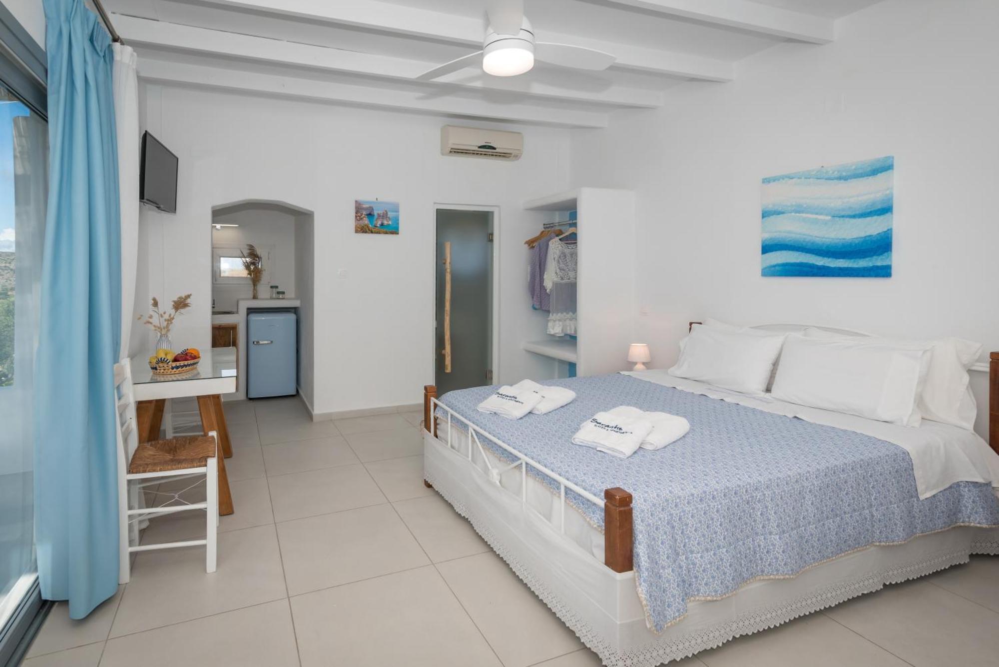 Sarantis Suites & Apartments Provatász Kültér fotó